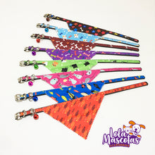 Cargar imagen en el visor de la galería, Collar Bandana Diseños Talla S 🐱🐶
