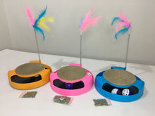 Cargar imagen en el visor de la galería, Juguete Plumas , Rascador, Pelotitas y Catnip
